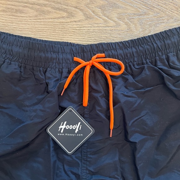 NWT Men’s black HOOOYI swimsuit size M with perfect working orange drawstrings. - Picture 2 of 6